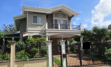 House for rent in Cebu City, Gated with lawn 3-br furnished