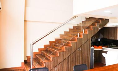 Apartemen SOHO Office Lantai 19 Full Renovation Full Furnish View Pancoran dan Kokas