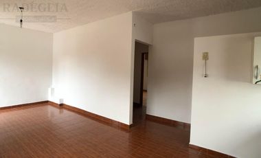 Departamento en 1er piso - Burzaco