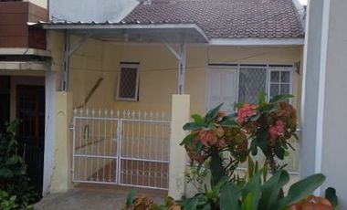 RUMAH DI KONTRAKKAN DI UJUNG BERUNG