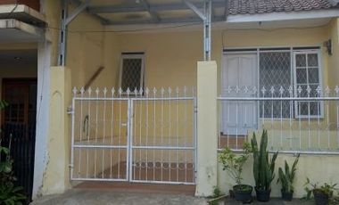 RUMAH DI KONTRAKKAN DI UJUNG BERUNG