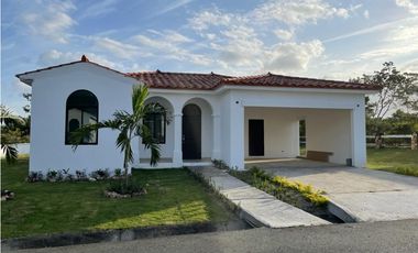 CASA 3 RECAMARAS HACIENDA PACIFICA