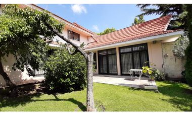 Casa con Departamento en Chacras de Coria Calle Viamonte