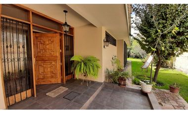 Casa con Departamento en Chacras de Coria Calle Viamonte