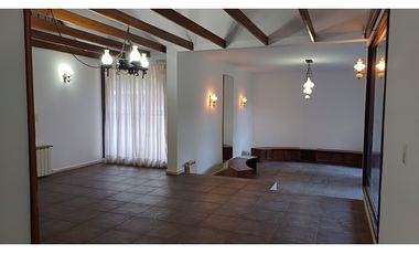 Casa con Departamento en Chacras de Coria Calle Viamonte