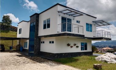 Casa en Arriendo en La Ceja Antioquia