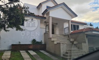 Renta Casa Amplia Loma de Valle Escondido  Zona Esmeralda