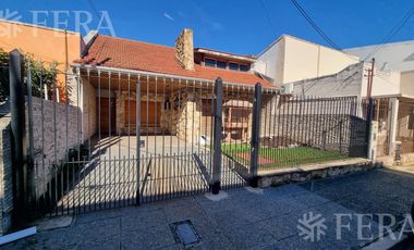 Venta casa para dos familias en Villa Dominico (31959)