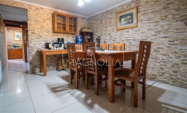 Casa en venta de 4 dorm. en La Florida