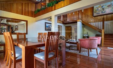 Casa en venta de 4 dorm. en La Florida