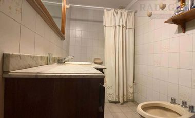 Chalet de categoría constructiva a 200 m. de Av. H. Yrigoyen