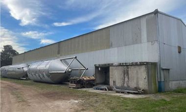 En Parque Industrual, galpón de 1400m2 en predio de 2000m2(200mx100m)