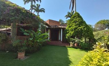 casa en arriendo/venta en c.c hacienda trapiches. Cod A2418