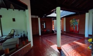 casa en arriendo/venta en c.c hacienda trapiches. Cod A2418