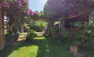 casa en arriendo/venta en c.c hacienda trapiches. Cod A2418