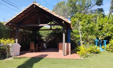 casa en arriendo/venta en c.c hacienda trapiches. Cod A2418
