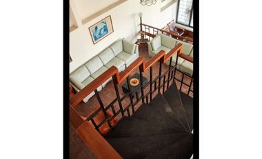 CASA EN VENTA A ORILLA DEL LAGO 