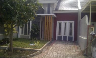 Rumah 1 lantai diperum Puri Safira Regency Menganti, Strategis