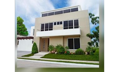 Venta de casa en Villa Sur, Costa Sur