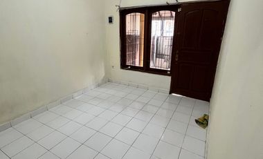 Rumah Minimalis 7 Menit ke Gerbang Tol Kukusan 3 SHM Siap Huni J-46288