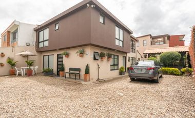 casa en venta en cajicá, zona urbana. Cod V12493