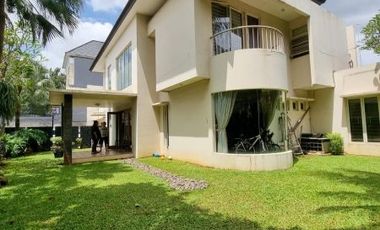 DIJUAL RUMAH BAGUS dgn TAMAN at Jl TAMAN WIJAYA KUSUMA, JAKSEL