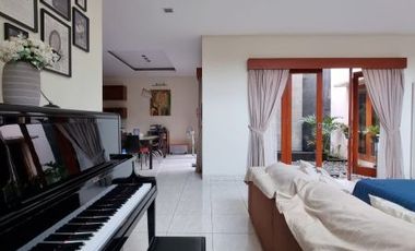 DIJUAL RUMAH BAGUS dgn TAMAN at Jl TAMAN WIJAYA KUSUMA, JAKSEL