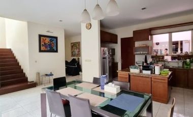 DIJUAL RUMAH BAGUS dgn TAMAN at Jl TAMAN WIJAYA KUSUMA, JAKSEL