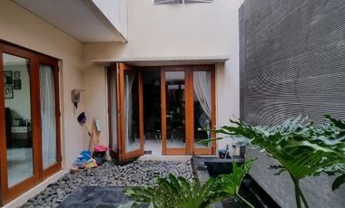 DIJUAL RUMAH BAGUS dgn TAMAN at Jl TAMAN WIJAYA KUSUMA, JAKSEL