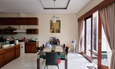 DIJUAL RUMAH BAGUS dgn TAMAN at Jl TAMAN WIJAYA KUSUMA, JAKSEL
