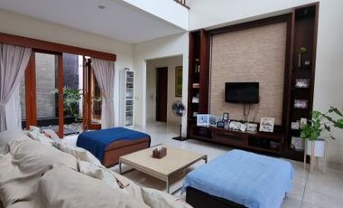 DIJUAL RUMAH BAGUS dgn TAMAN at Jl TAMAN WIJAYA KUSUMA, JAKSEL