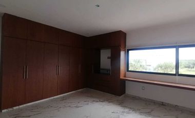 PRECIOSA CASA NUEVA EN RENTA EN FRACC LAS PALMAS CON ALBERCA