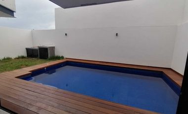 PRECIOSA CASA NUEVA EN RENTA EN FRACC LAS PALMAS CON ALBERCA