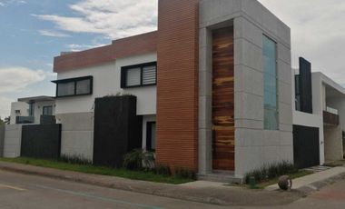 PRECIOSA CASA NUEVA EN RENTA EN FRACC LAS PALMAS CON ALBERCA