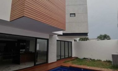 PRECIOSA CASA NUEVA EN RENTA EN FRACC LAS PALMAS CON ALBERCA