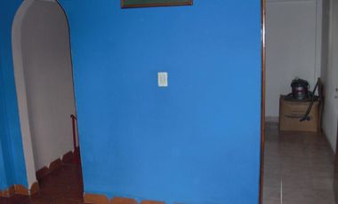 P-H AL FRENTE EN DOS PLANTAS, DE 4 AMBIENTES, CON TRES DORMITORIOS, DOS BAÑOS, LIVING, COCINA-COMEDOR, PATIO CON LAVADERO Y ENTRADA DE AUTO.