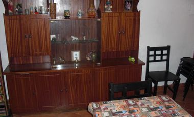 P-H AL FRENTE EN DOS PLANTAS, DE 4 AMBIENTES, CON TRES DORMITORIOS, DOS BAÑOS, LIVING, COCINA-COMEDOR, PATIO CON LAVADERO Y ENTRADA DE AUTO.