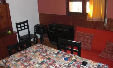 P-H AL FRENTE EN DOS PLANTAS, DE 4 AMBIENTES, CON TRES DORMITORIOS, DOS BAÑOS, LIVING, COCINA-COMEDOR, PATIO CON LAVADERO Y ENTRADA DE AUTO.