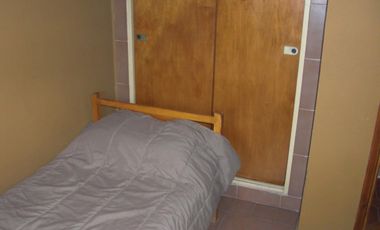 P-H AL FRENTE EN DOS PLANTAS, DE 4 AMBIENTES, CON TRES DORMITORIOS, DOS BAÑOS, LIVING, COCINA-COMEDOR, PATIO CON LAVADERO Y ENTRADA DE AUTO.