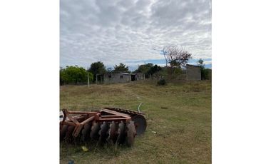HERMOSO RANCHO EN LOS GAVILANES
