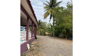 HERMOSO RANCHO EN LOS GAVILANES