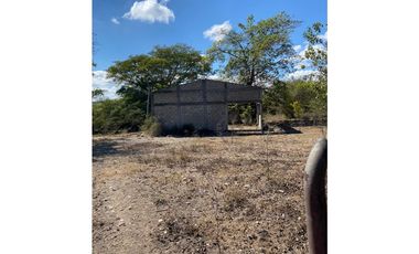 HERMOSO RANCHO EN LOS GAVILANES
