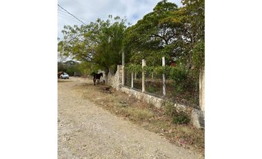 HERMOSO RANCHO EN LOS GAVILANES