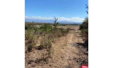 HERMOSO RANCHO EN LOS GAVILANES