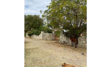 HERMOSO RANCHO EN LOS GAVILANES