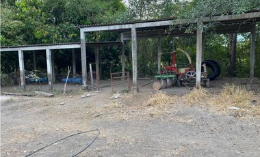 HERMOSO RANCHO EN LOS GAVILANES
