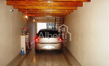 Sólido Chalet en 2 plantas. Venta Directa