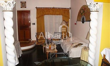 Sólido Chalet en 2 plantas. Venta Directa