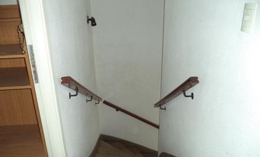 Dpto. ser utilizado como oficina. Exc. ubicación.- L. de Zamora