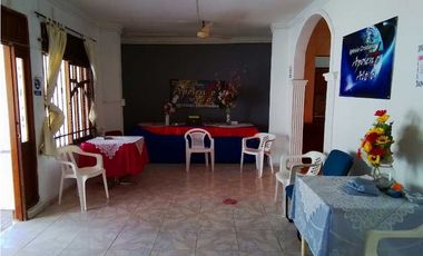Casa amplia en Santa Marta